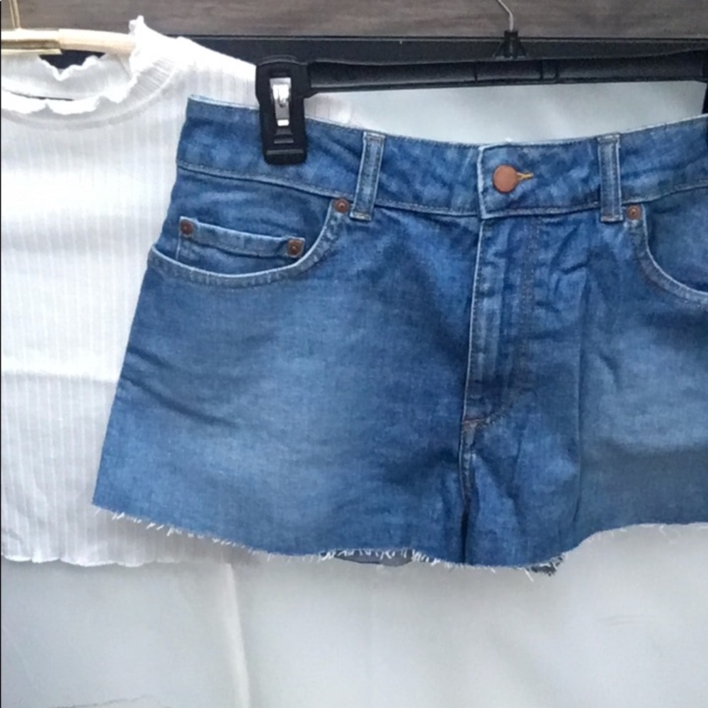New Women’s Roxy Raw Hem High Rise Denim Shorts - Picture 1 of 7